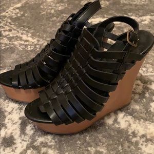 Black strap wedges